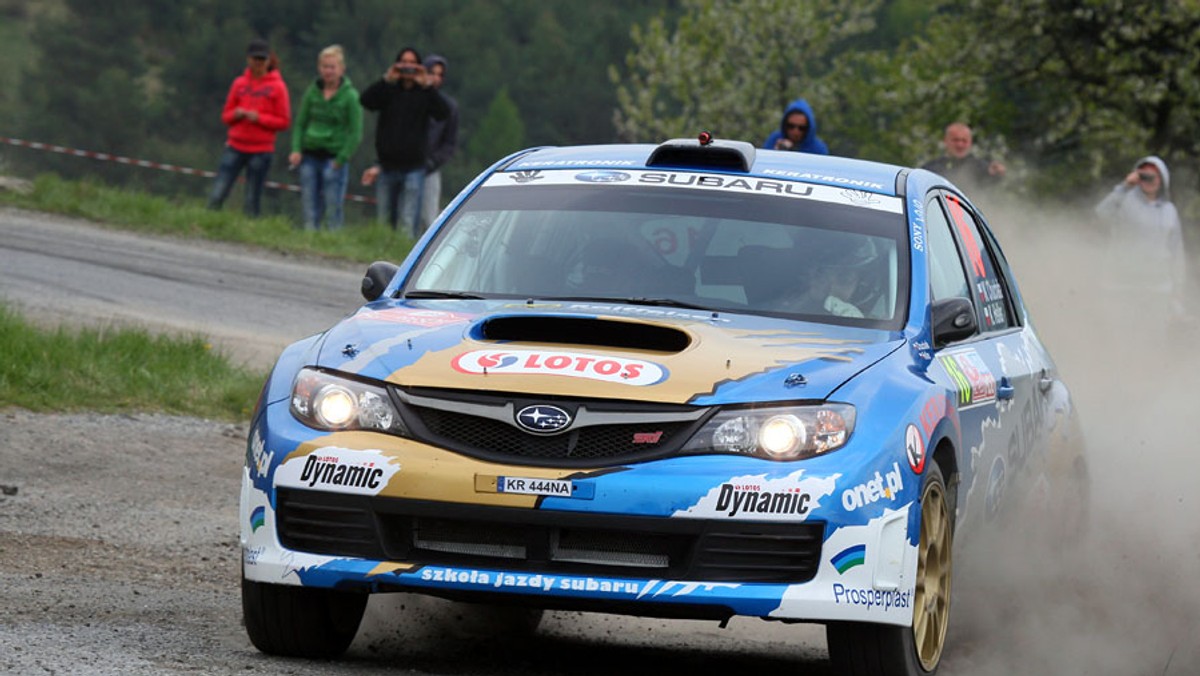 Lotos - Subaru Poland Rally Team odniósł kolejny sukces w treningowym starcie na słowackich odcinkach specjalnych. Wojciech Chuchała i Kamil Heller finiszowali na szóstej pozycji w klasyfikacji generalnej Rally Tribec i ponownie stanęli na podium grupy N. Tym razem załoga STI wygrała w "ence" dwa oesy i po zaciętej walce zajęła w niej drugie miejsce.