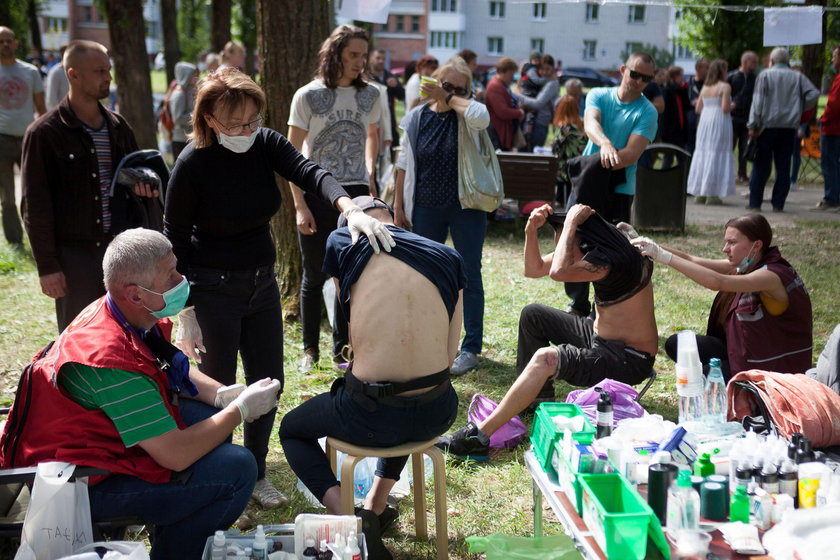 Tak bije białoruski OMON. ZDJĘCIA od +18 lat