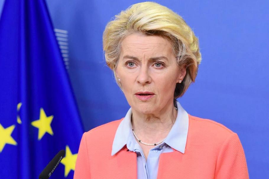 „Putin rujnuje właśnie przyszłość swojego kraju” – powiedziała przewodnicząca KE Ursula von der Leyen w trakcie przemówienia poprzedzonego zmasowanym atakiem wojsk rosyjskich na Kijów i inne duże miasta na terenie Ukrainy