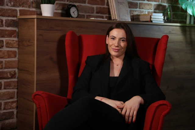 "Da li da ustanem ili odustanem?!" Kristina Spalević u SUZAMA posle SELIDBE sa sinovima, Kristijan PRETI NAJGNUSNIJIM POTEZOM (VIDEO)