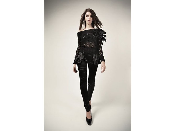 B(l)ack to the future: czerń w nowej kolekcji Mility Nikonorov