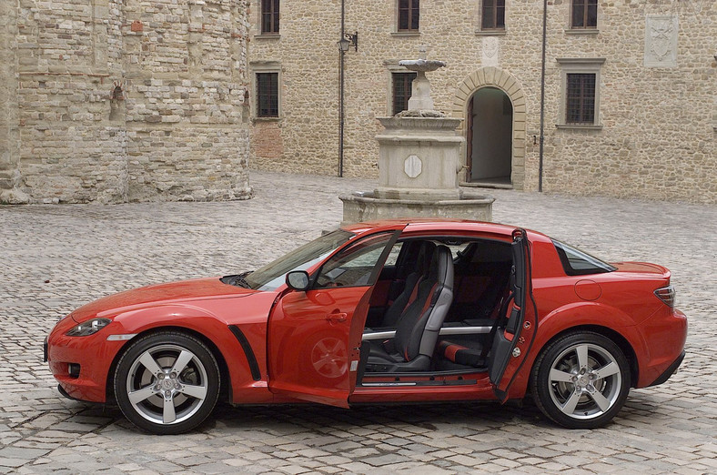 Mazda – 60 lat modeli coupe