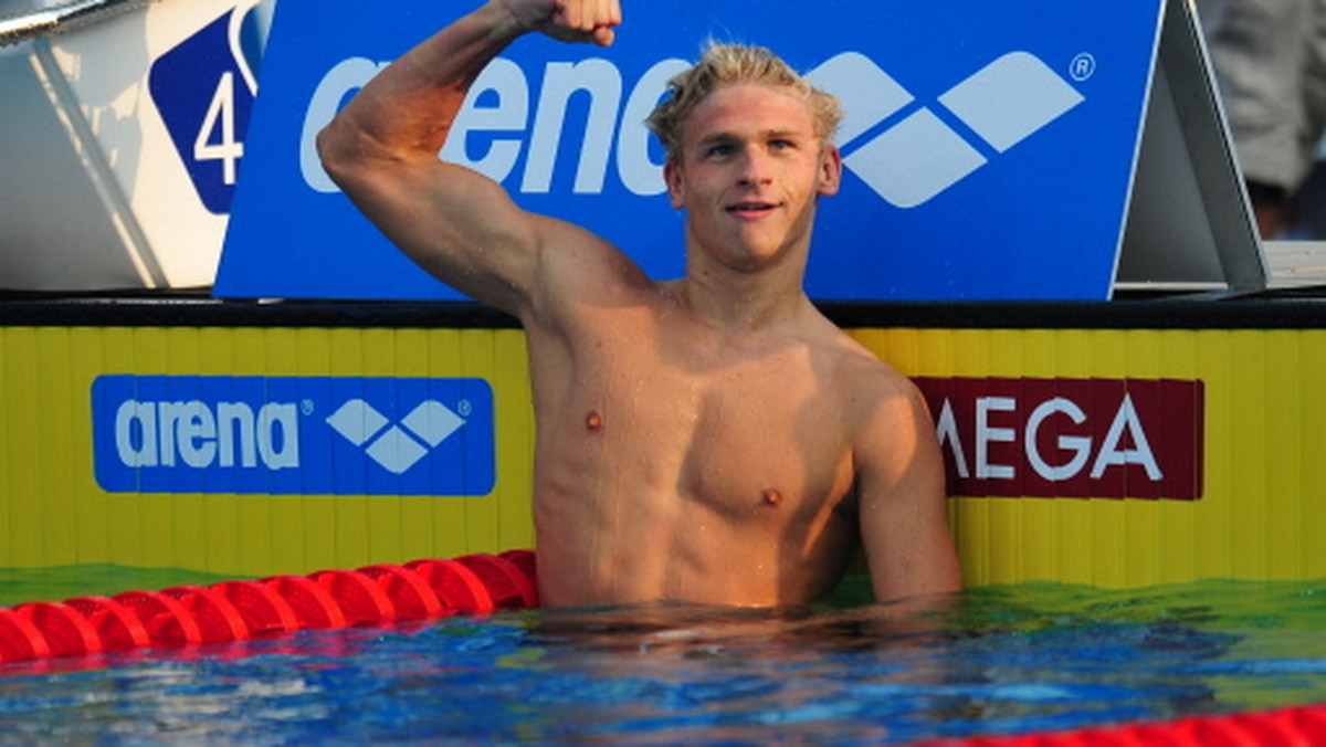 Radosław Kawęcki (KS Korner Zielona Góra) z drugim czasem eliminacji (1.52,23) dostał się do finału 200 metrów stylem grzbietowym w mistrzostwach Europy w pływaniu na krótkim basenie, które w czwartek zaczęły się w Szczecinie.