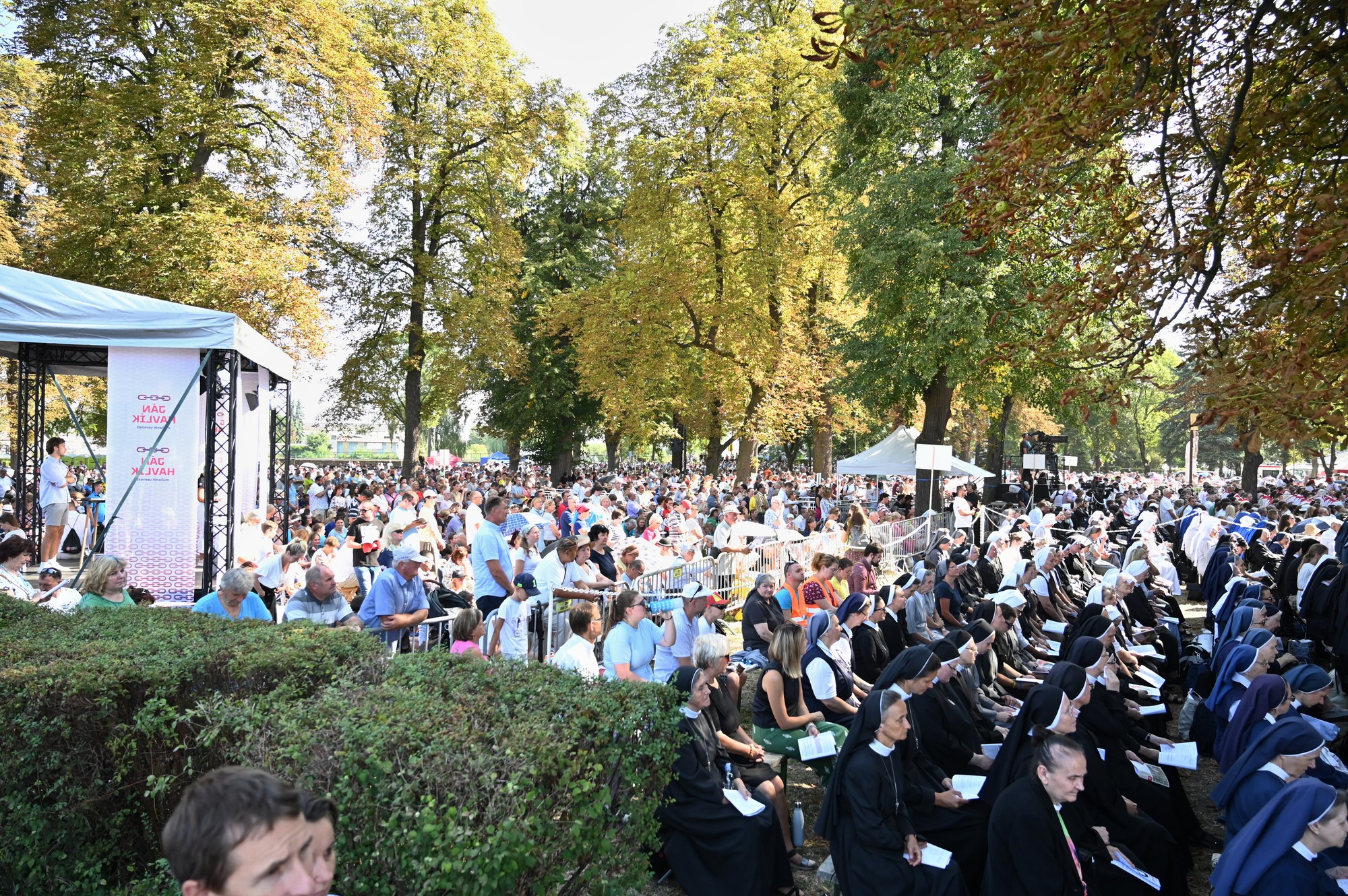 Slávnostný úkon blahorečenia vykonal v sobotu na priestranstve pred Bazilikou Sedembolestnej Panny Márie v Šaštíne-Strážach.