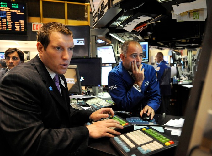 Maklerzy na parkiecie giełdy w wym Jorku