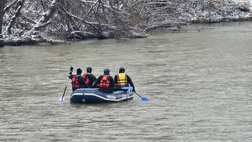 Vatrogasci tragaju za ženom koja je skočila u Moravu