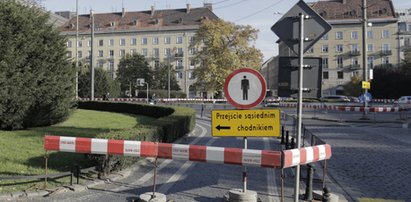 Chodniki zabrali, a robotników jak na lekarstwo