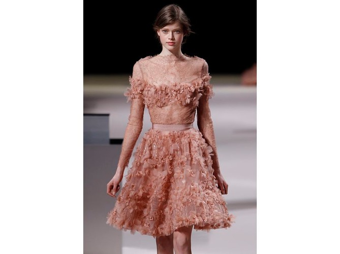 Elie Saab prezentuje w Paryżu kolekcję haute couture na sezon wiosna-lato 2011
