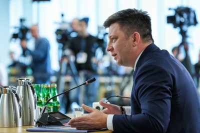 Dworczyk na komisji śledczej, czyli 'nie potwierdzam, nie zaprzeczam' [OPINIA]