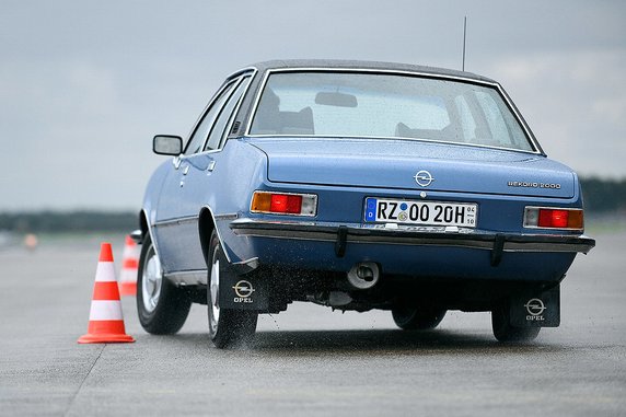 Limuzyny klasy średniej z lat 70.