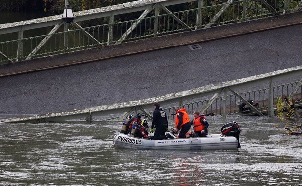 Katastrofa mostu we Francji. Nie żyje 15-latek, wiele osób zaginionych