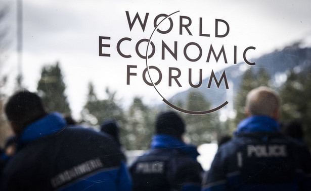 Protesty z okazji Światowego Forum Ekonomicznego w Davos. Grupa Ukraińców demonstruje przeciwko rosyjskiej agresji