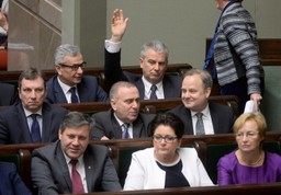 Konwencja antyprzemocowa przyjęta przez Sejm. Episkopat: Jej założenia wynikają z neomarksistowskiej ideologii gender