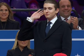 Ovako ZVUČI Baron Tramp i evo da li ima SLOVENAČKI AKCENAT! Njegov GLAS snimljen posle mnogo godina, "otac voli da ga pokazuje jer je LEP NA MAJKU, već stiče KAPITAL i mnogi su ubeđeni da će postati PREDSEDNIK"