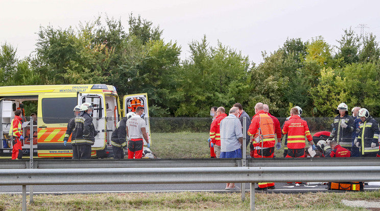 Súlyos baleset történt az M6-os autópályán /Fotó_ Fuszek Gábor