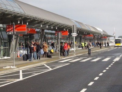 Lotnisko w Modlinie: 'Pierwsi pasażerowie najwcześniej pod koniec wakacji'