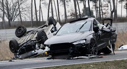 Wyprzedzał ciąg aut, kiedy doszło do tragedii. Dwaj młodzi mężczyźni nie wrócą do domów