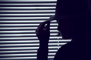 Kim jest szpieg, niby każdy wie, ale należy na nowo określić, co robi i za co odpowie