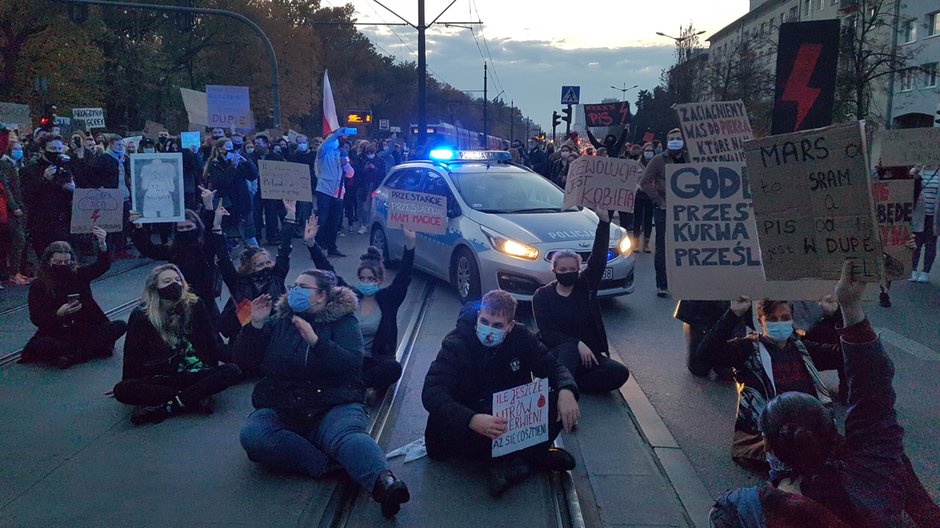 Protest przeciwko zaostrzaniu przepisów aborcyjnych w Łodzi