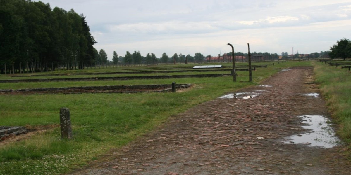 Anglicy okradli obóz Auschwitz