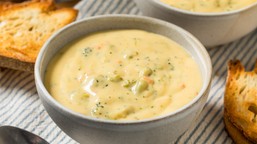 kremowa zupa serowa idealna na karnawał. tak pyszna, że lepiej zrobić podwójną porcję