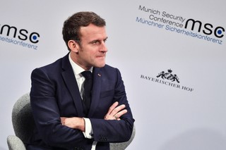 Koronawirus we Francji. Emmanuel Macron mówi o początku epidemii