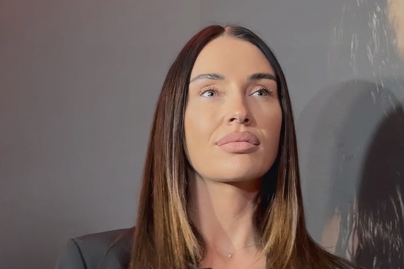 "STAJEM UZ ALEKSANDRU, IMA JUŽNJAČKU KRV, KAŽE SVE U LICE" Katarina Živković o sukobu Mladenovićke i Džejle: "Nervira me" (Video)