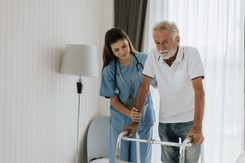 Dodatek dopełniający do renty socjalnej 2025 ZUS. Dla kogo dodatek do renty socjalnej? Czy trzeba składać wniosek?