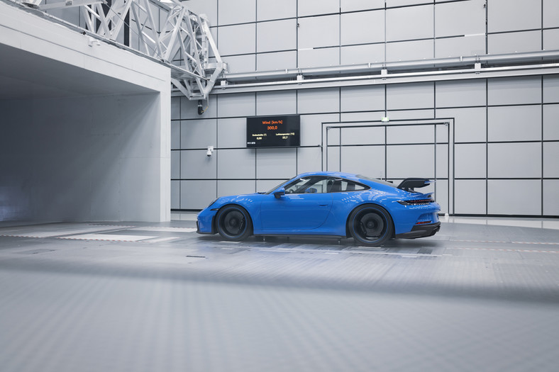 Porsche 911 GT3 (2021) w tunelu aerodynamicznym