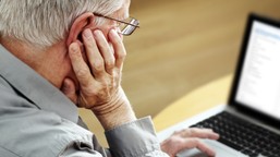 zostały ci 4 lata do rozpoczęcia emerytury? sprawdź, kiedy zyskujesz ochronę przed zwolnieniem i obniżką pensji