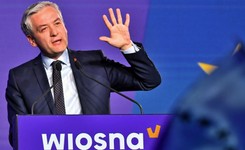 Biedroń: Powinniśmy siedzieć przy stole z największymi graczami w Unii, a szorujemy brzuchem po ziemi