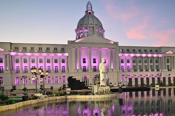 U "ELITU 9" SUTRA STIŽE SPECIJALNA GOŠĆA ZA USKRS! Takmičarima će vilica pasti do poda kad je budu ugledali na vratima Bele kuće