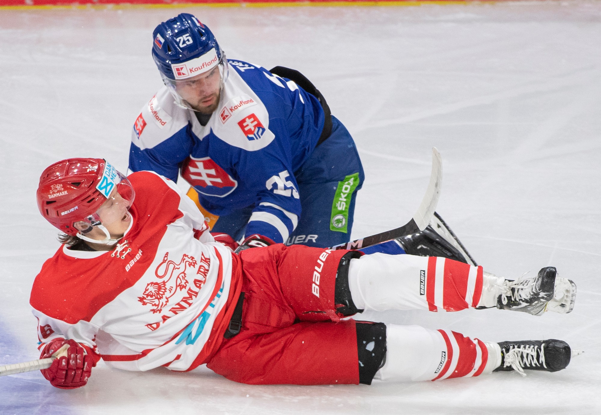 Vpravo Alex Tamáši (Slovensko) a vľavo Soren Nielsen (Dánsko).