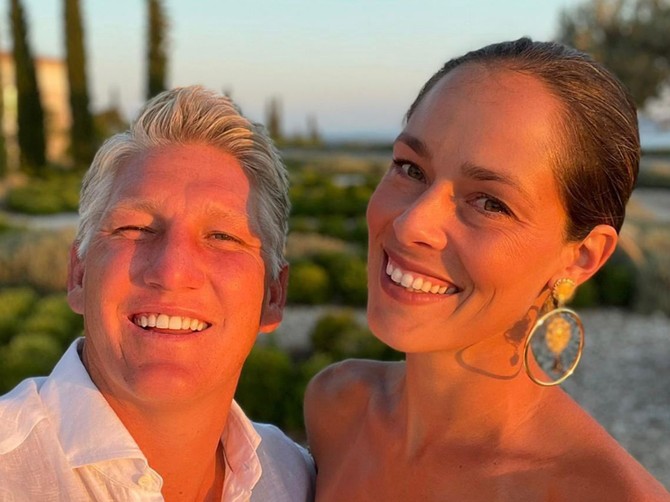 Ana Ivanović u najčudnijim modernim papučama - ljudi ne mogu da prestanu da zure u njih