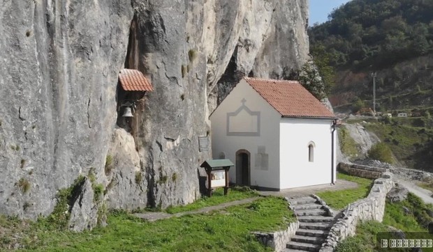 Vandali su oskrnavili crkvu kod Hadži Prodanove pećine u Ivanjici