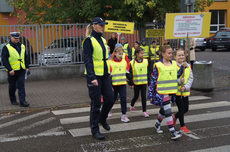 Akcja EDWARD - policjanci przy szkole