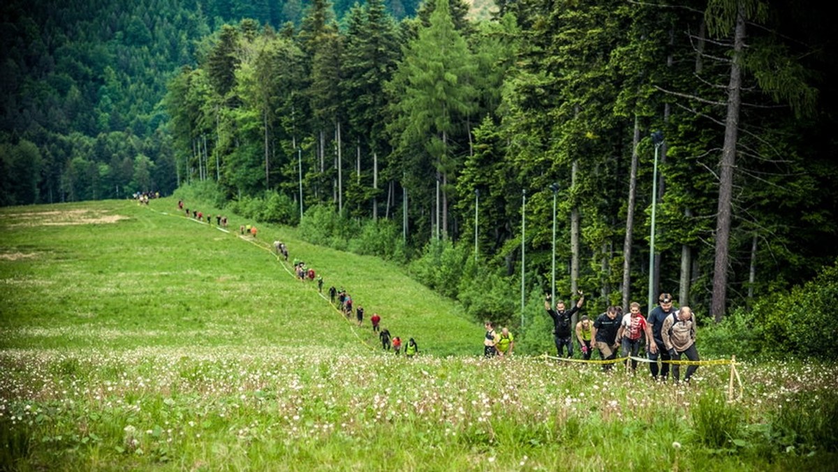 24 i 25 października Gliwice staną się polską stolicą biegów przeszkodowych. Na Śląsk z całej Polski zjedzie ponad 2500 zawodników, by wziąć udział w weekendzie z Runmageddonem. W sobotę na hałdach kopalni KWK Sośnica rozegrana zostanie wersja Rekrut, natomiast niedziela zarezerwowana jest na Wielki Finał Ligi Runmageddonu. Organizatorzy przygotowali wiele niespodzianek zarówno na torze dla zawodników, jak i dla kibiców w strefie startu.