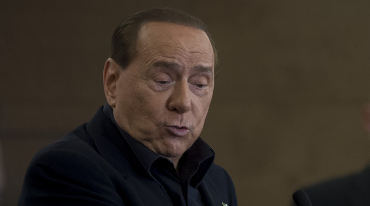 Bajban Berlusconi, ma műtik /Fotó: AFP