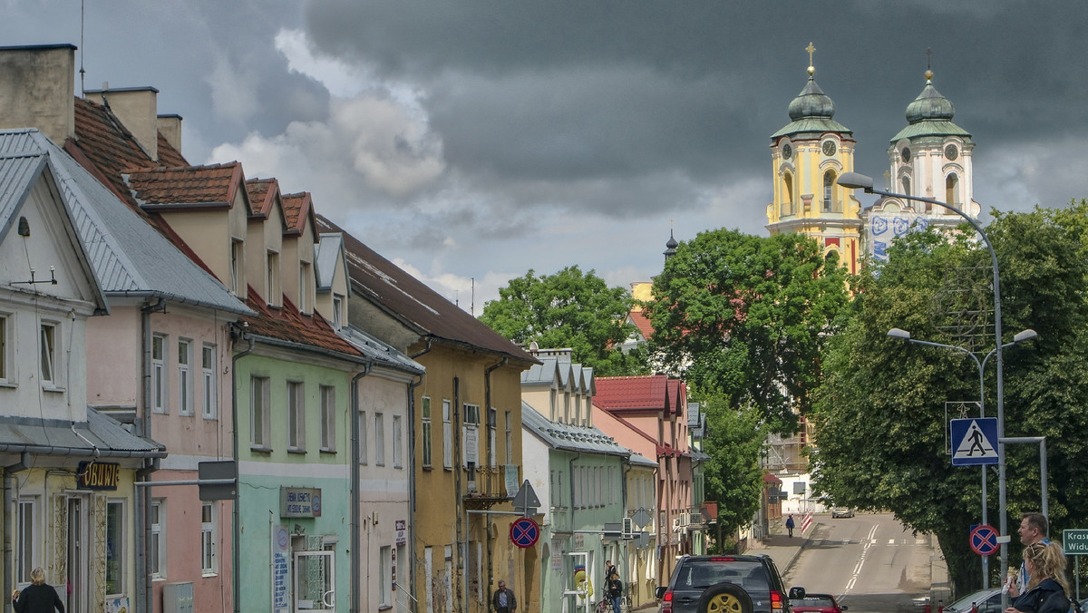 W 1919 r. polska ludność Sejn podniosła broń przeciw Litwinom, którzy niedługo wcześniej zajęli to miasto. Wczoraj uroczystości rocznicowe rozpoczęły się odsłonięciem tablicy poświęconej pojednaniu polsko-litewskiemu na placu przy bazylice Nawiedzenia Najświętszej Maryi Panny.