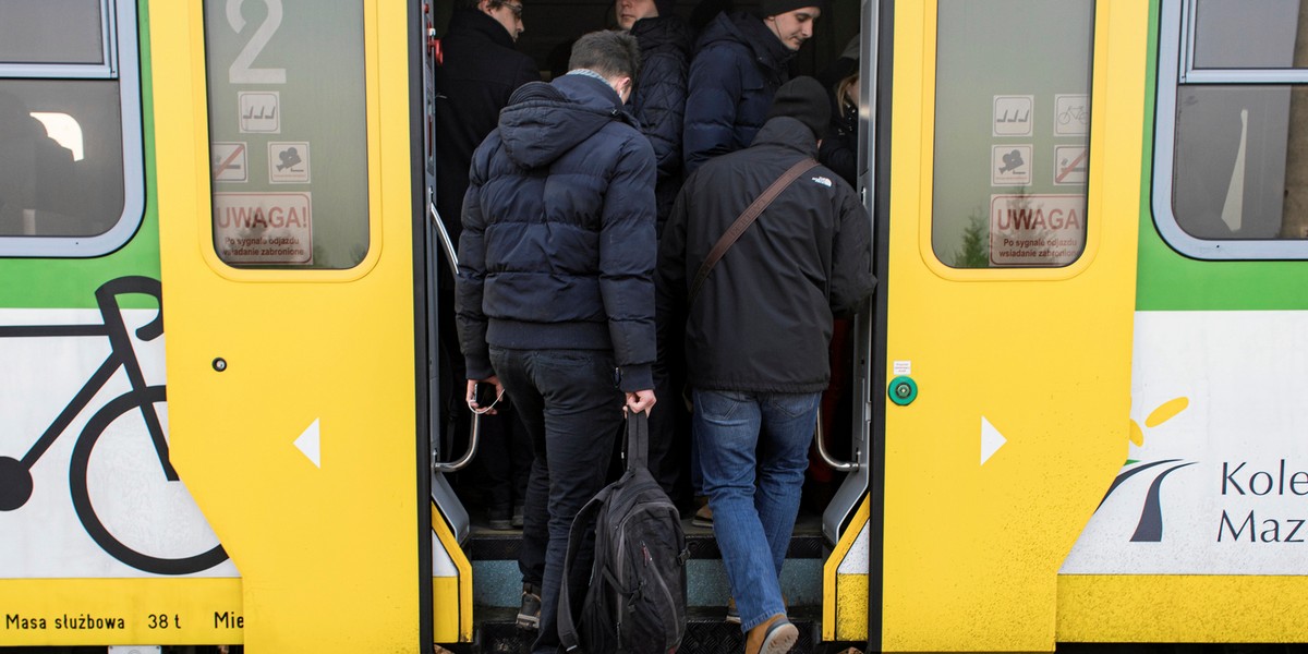 We wrześniu PKP Energetyka poinformowała Koleje Mazowieckie, że od 1 stycznia 2019 roku wprowadza nowy cennik dla energii elektrycznej trakcyjnej