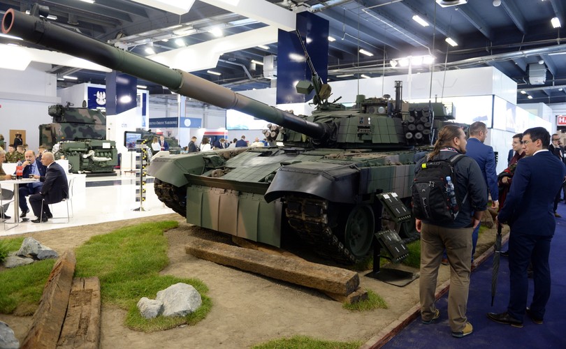 Podczas imprezy wystawę narodową, która jest tradycją MSPO, przedstawi Korea Południowa. W targach ma uczestniczyć minister obrony Korei Południowej Jei Guk Jeon.


<br><br><b>Na zdjęciu: </b>Czołg PT-91M2 <br><br>
ban/ brw/ pru/<br>
fot. (cat/nlat) PAP/Piotr Polak
