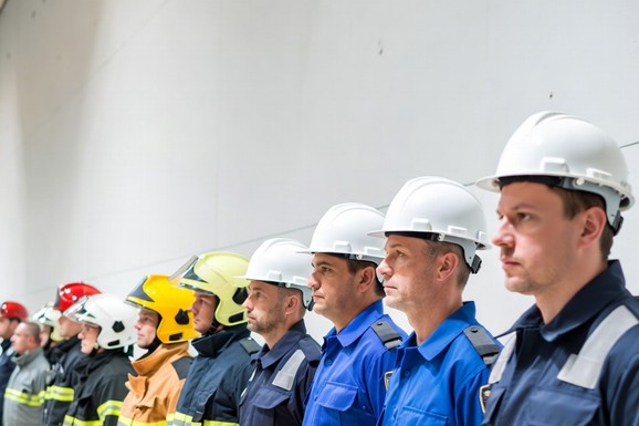 DETALJAN VODIČ: Evo koji radnici po novom pravilniku najbrže idu u penziju - vatrogasci, vozači saniteta, radnici teške metalurgije...