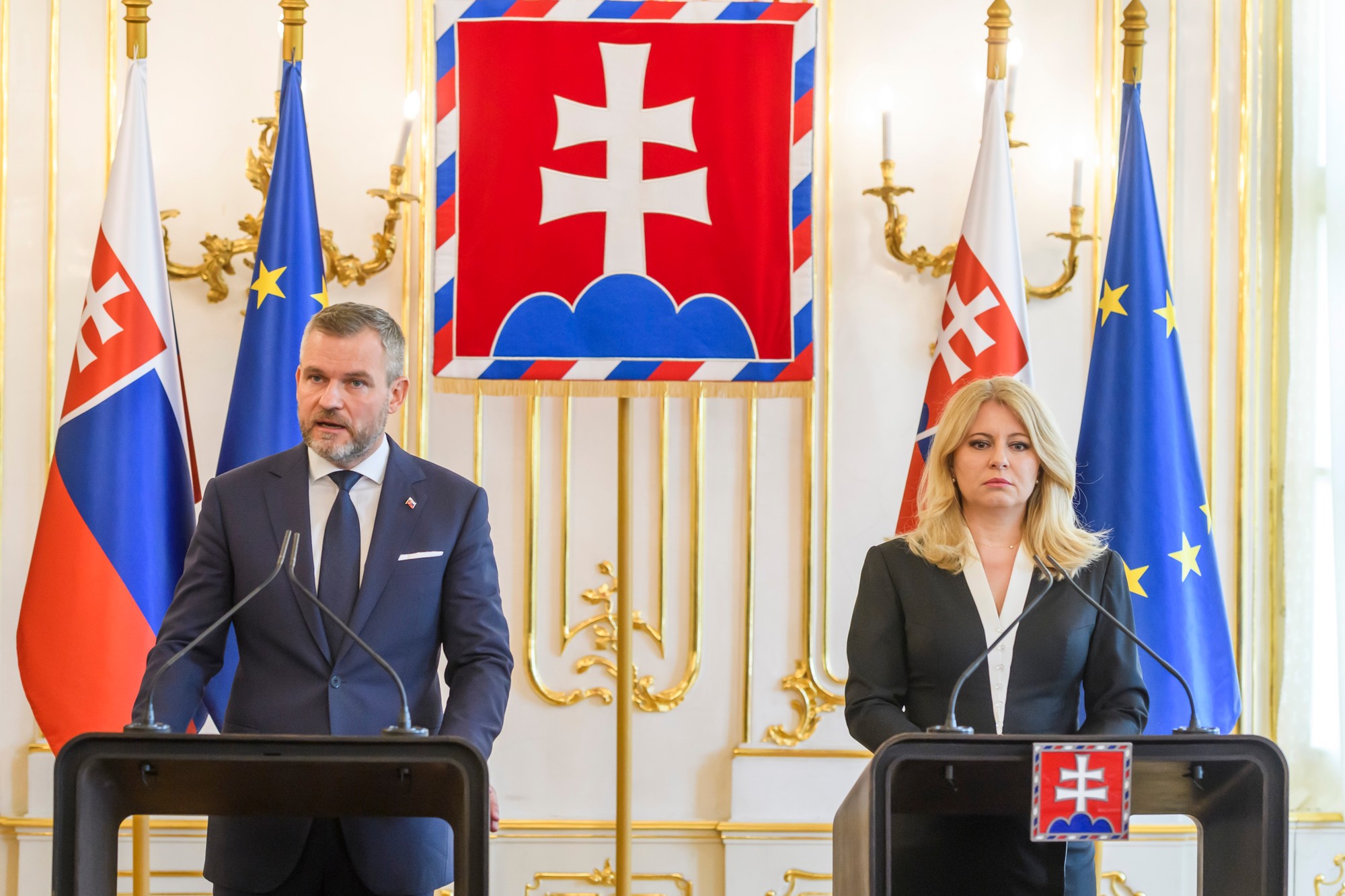 Novozvolený prezident SR Peter Pellegrini a prezidentka SR Zuzana Čaputová.
