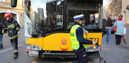 Autobus staranował citroena