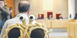 Granicę między sacrum a profanum wyznaczyli biegli