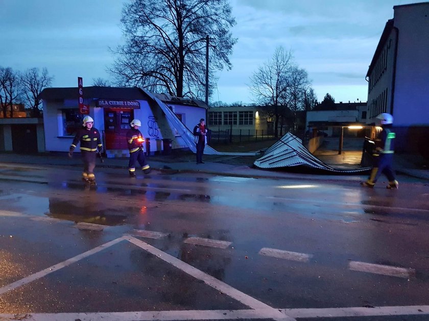 Zerwane dachy w Małopolsce. Strażacy wyjeżdżali 120 razy