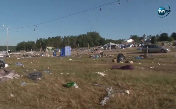 Kostrzyńskie pola toną w śmieciach po Woodstocku