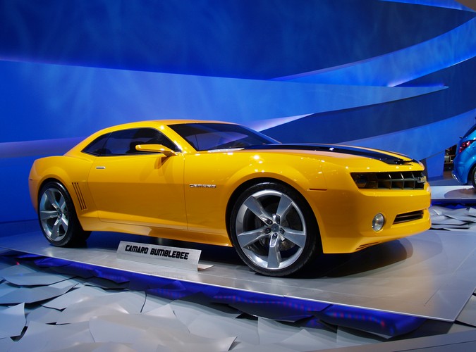 Ognistożółty camaro bublebee trafił do Detroit prosto z filmu Transformers