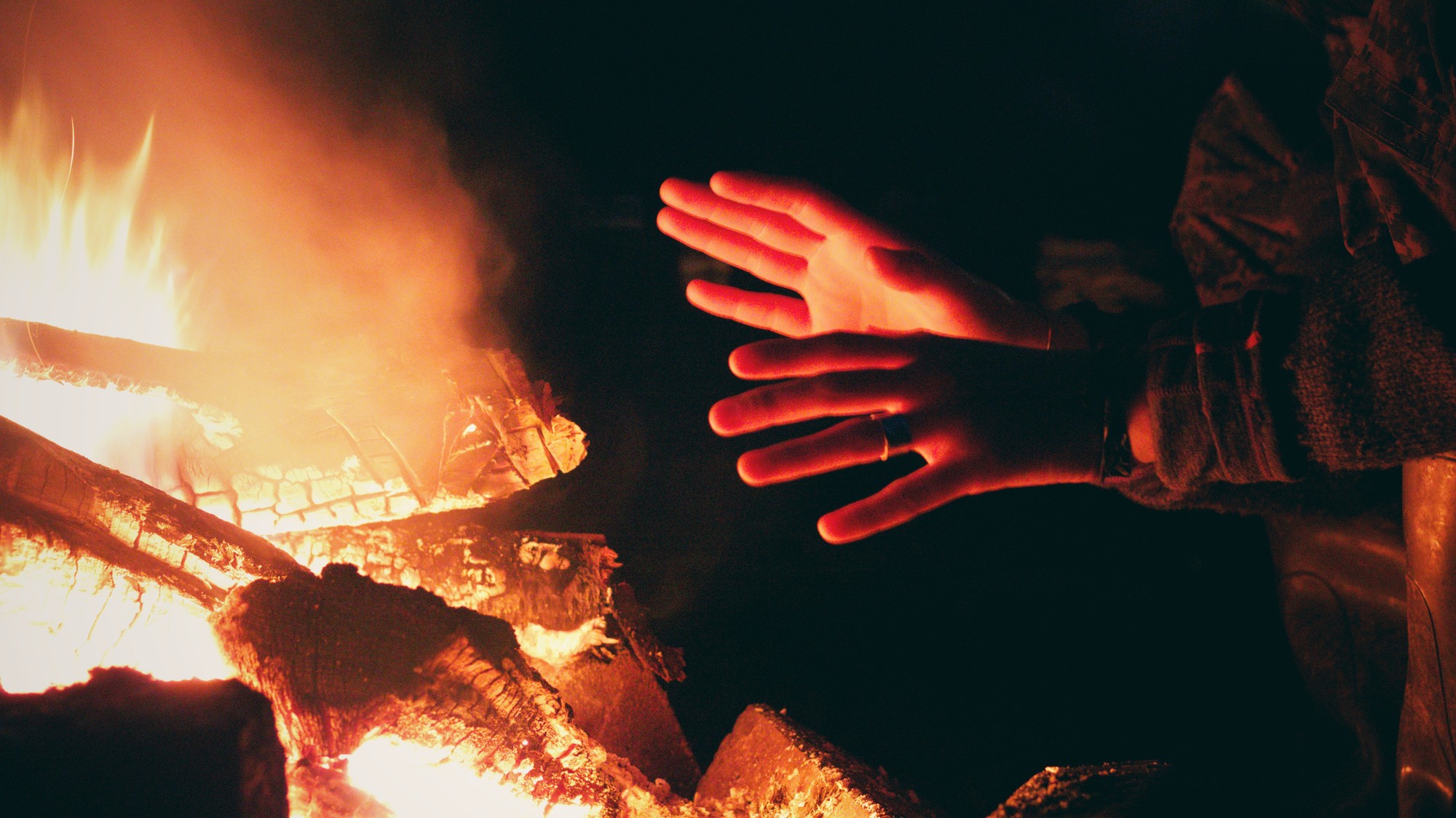 Kedy ľudia začali používať oheň? (ilustračné foto)