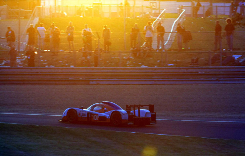 24 Heures du Mans: zdecydowana dominacja zespołu Peugeot Total